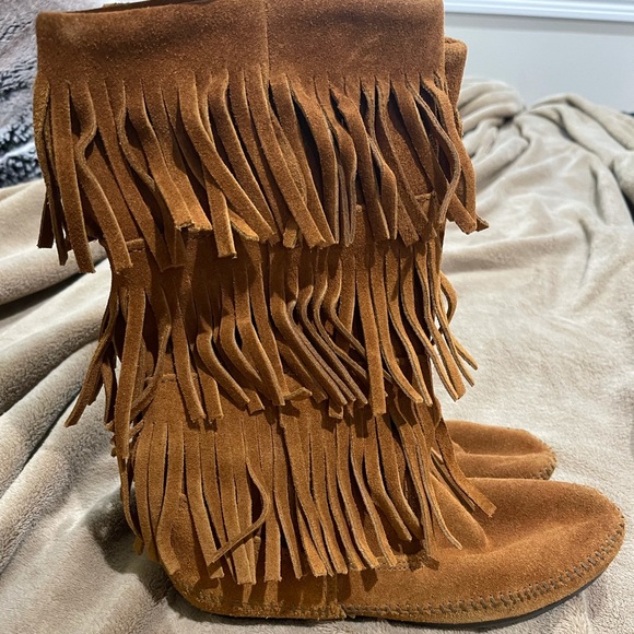 Minnetonka Moccasin Boots - Picture 1 of 3